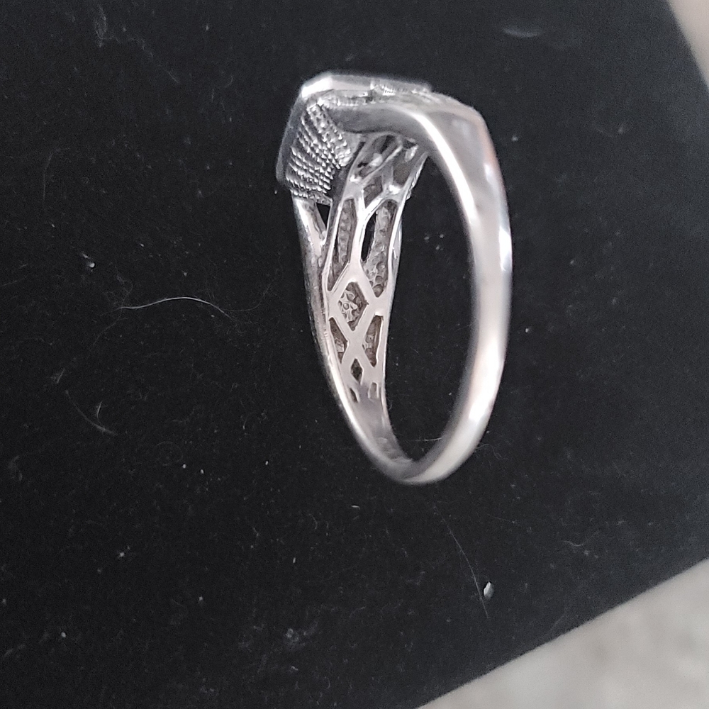 Diamond Ring - Picture 5 of 12
